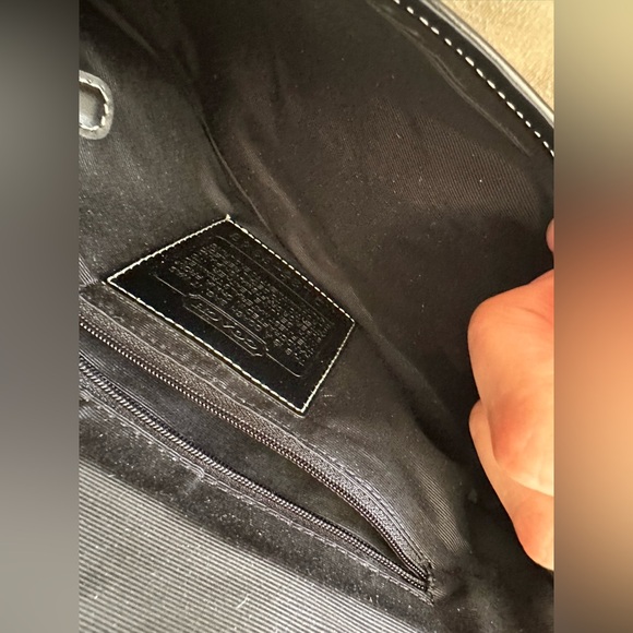 Vintage Coach Signature Sufflette Hand Bag in Navy and Black Leather - Picture 10 of 11